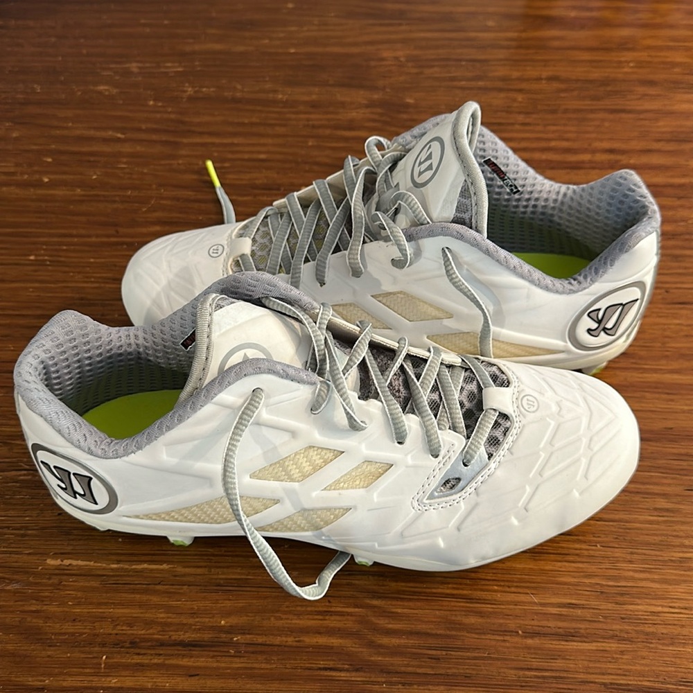 New in box warrior burn lacrosse cleats